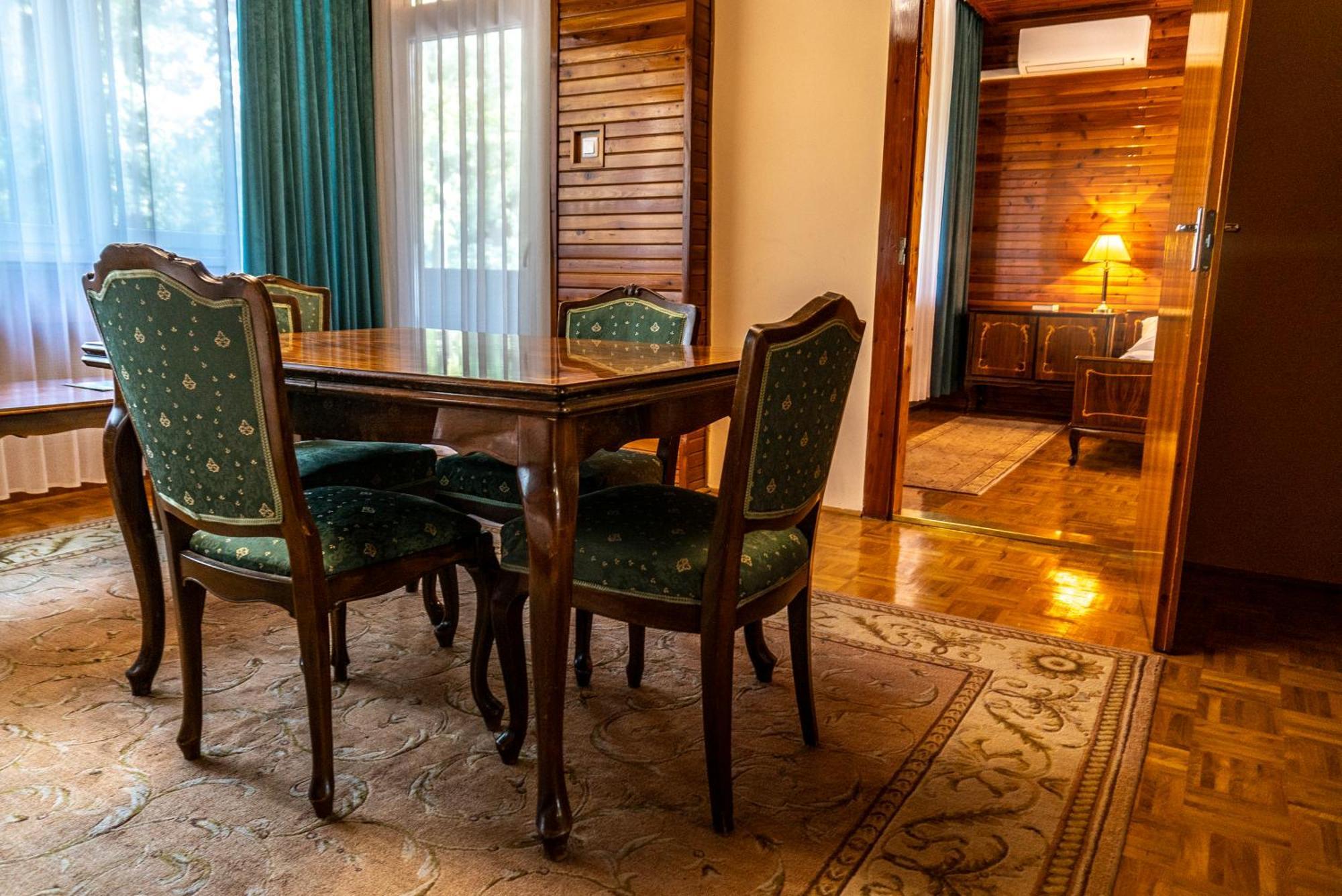 Ozoon Hotel Nyíregyháza Extérieur photo