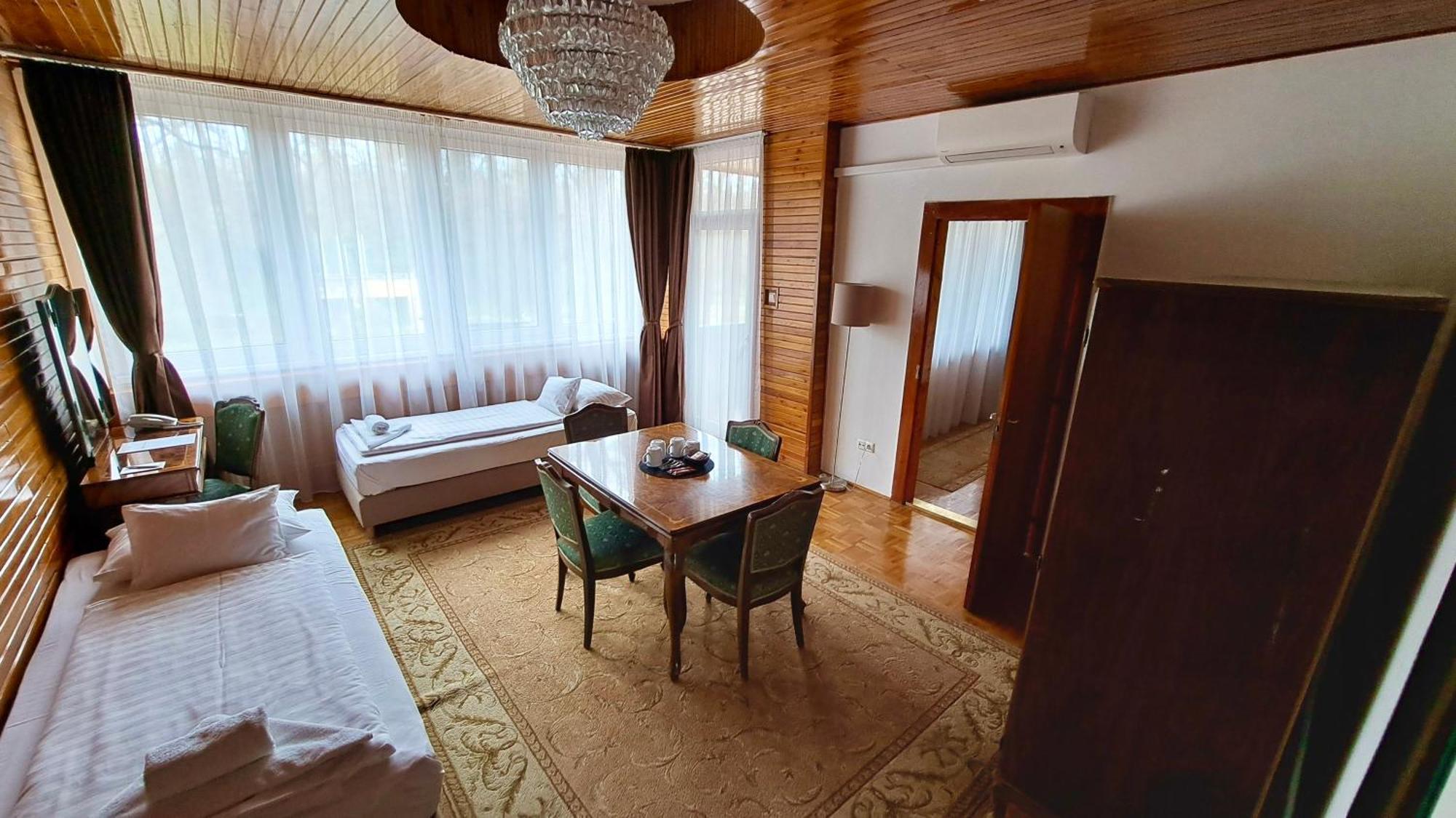 Ozoon Hotel Nyíregyháza Extérieur photo